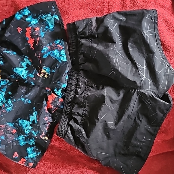 2 STUNNING OLD NAVY Active RUNNING SHORTS - Picture 5 of 9